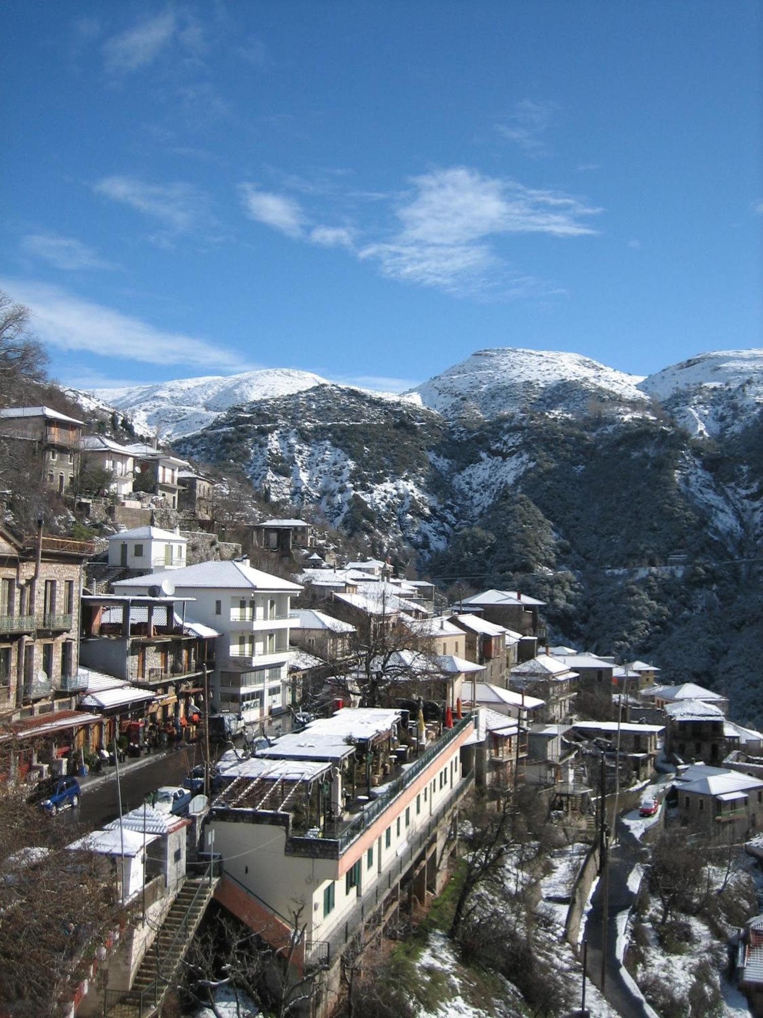 Kentrikon Hotel Lagkadia Exterior photo